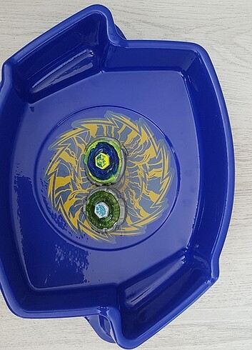 Beden Beyblade Metal Fusion Arena Saha
