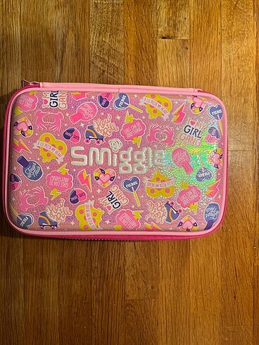 Smiggle kalem kutusu