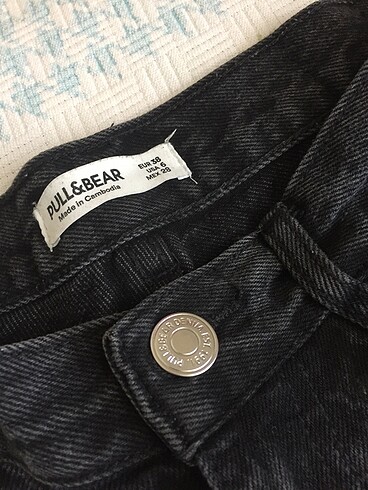 m Beden pull and bear siyah şort