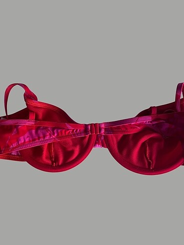 40 Beden Kullanilmamis bikini üstü