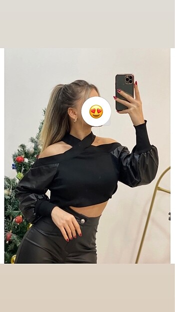 Kolları derili crop bluz (uzunluğu kalçaya kadar iner)