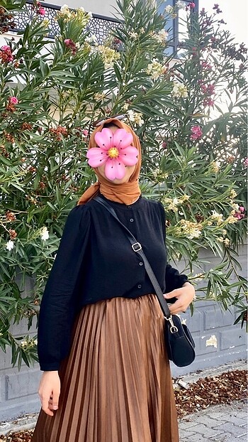 Siyah gömlek
