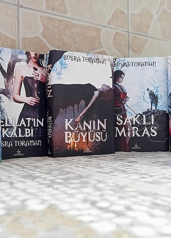 Kırmızı başlıklı kız serisi -Büşra toraman