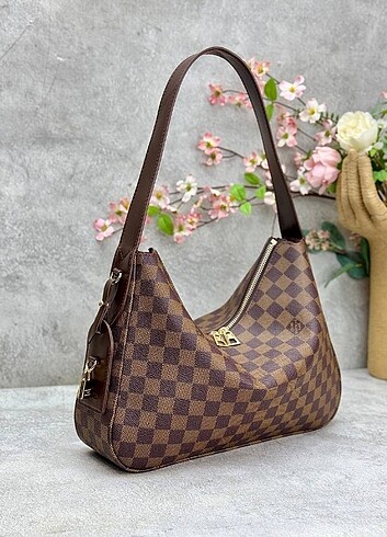 Louis Vuitton LOUİS VUİTTON 