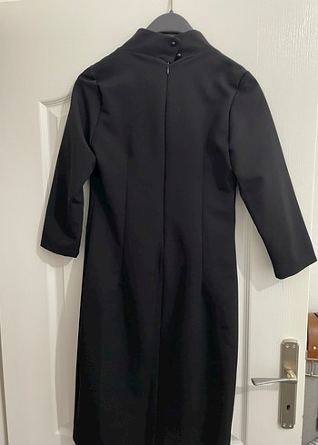 Kemer Detaylı V Yaka Siyah Midi Elbise - Görsel 3