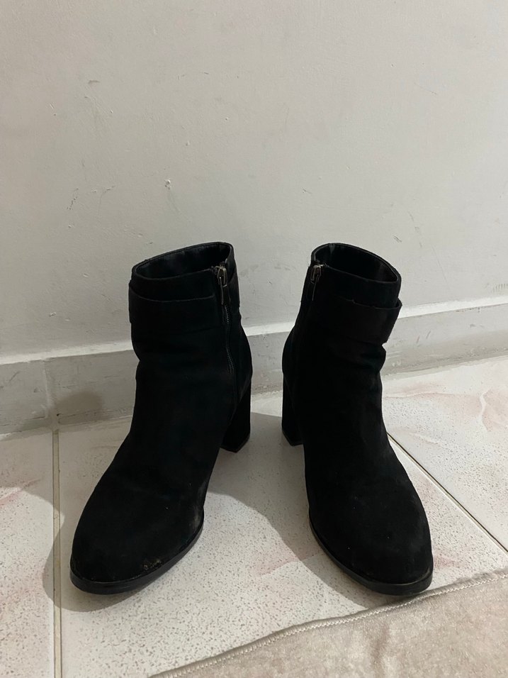 Siyah Süet Tokalı Blok Topuklu Kadın Bot - Görsel 3