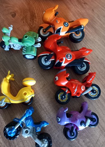 Beden ricky zoom Renkli Mini Motorlu Aksiyon Figürleri Seti