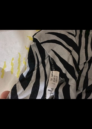 Gri Zebra Desenli Uzun Kollu Boğazlı Bluz - Görsel 2