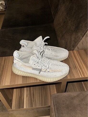 40 Beden orijinal flaşta parlayan yeezy