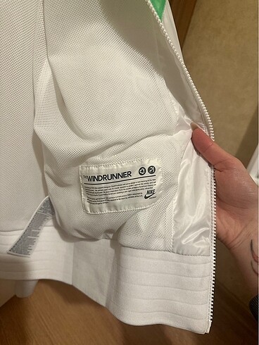 l Beden orjinal nike yağmurluk-ceket