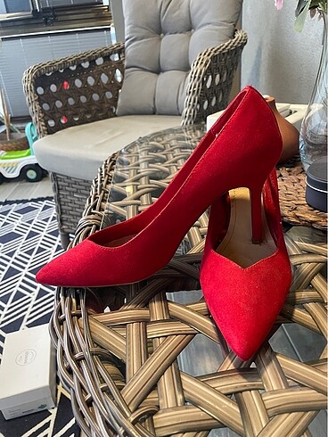 Stradivarius Kırmızı stiletto ayakkabı