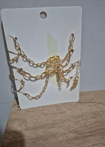 Zincir Detaylı Altın Renkli Kadın Bileklik - Görsel 3