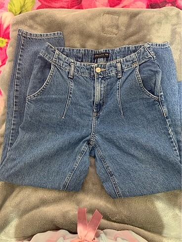 mom jean