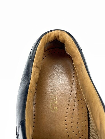 39 Beden siyah Renk Clarks Spor Ayakkabı %70 İndirimli.