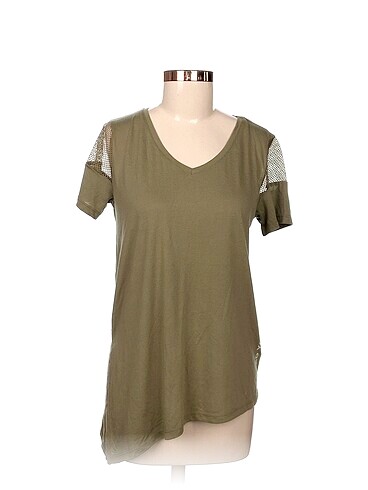 LC Waikiki T-shirt %70 İndirimli.