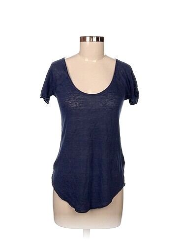Zara T-shirt %70 İndirimli.