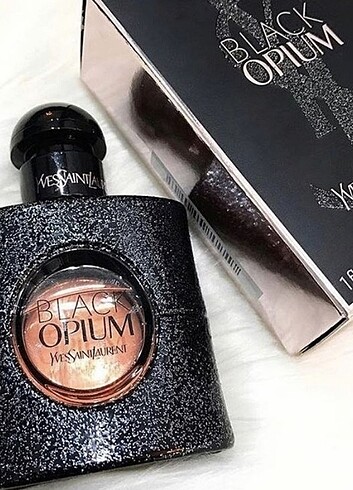 Yves Saint Laurent Black Opium Kadın Parfüm
