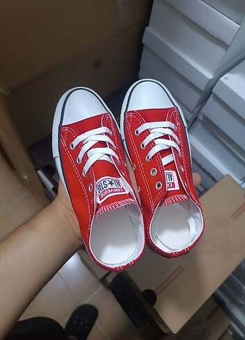 Kısa Bilekli Kırmızı Converse Ayakkabı