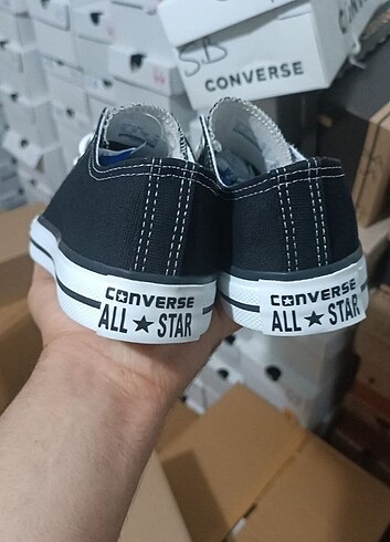 37 Beden Siyah Kısa Bilek Converse Ayakkabı