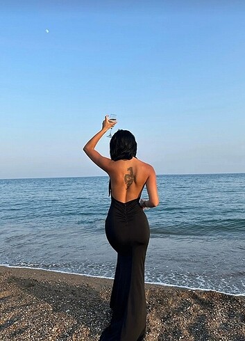 siyah maxi boy yırtmaçlı elbise