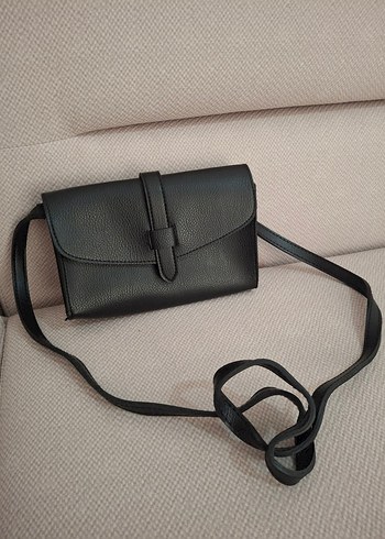 Siyah Deri Kemerli Kadın Çanta