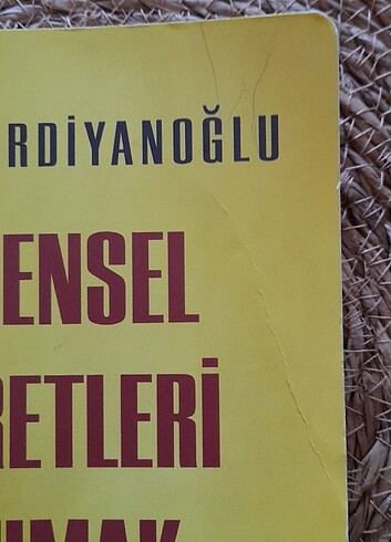 Beden Renk Evrensel işaretleri okumak / Emine Gardiyanoğlu