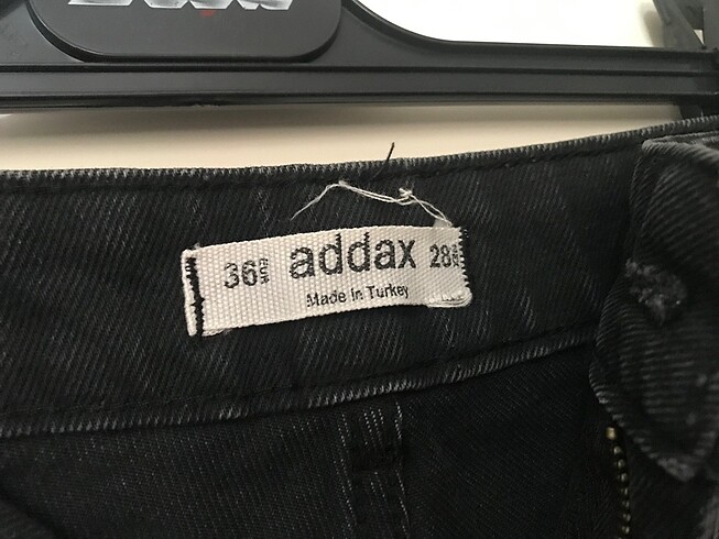 Addax Kesik detaylı siyah kot şort