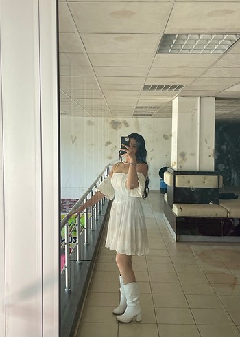 Beyaz Mini Straplez Kol Detaylı Kısa Kollu Elbise - Görsel 3