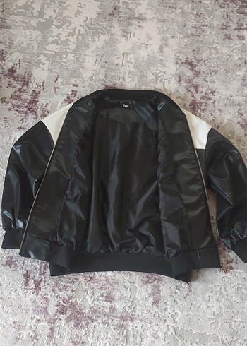 Siyah Beyaz Deri Fermuarlı kadın Ceket - Görsel 2