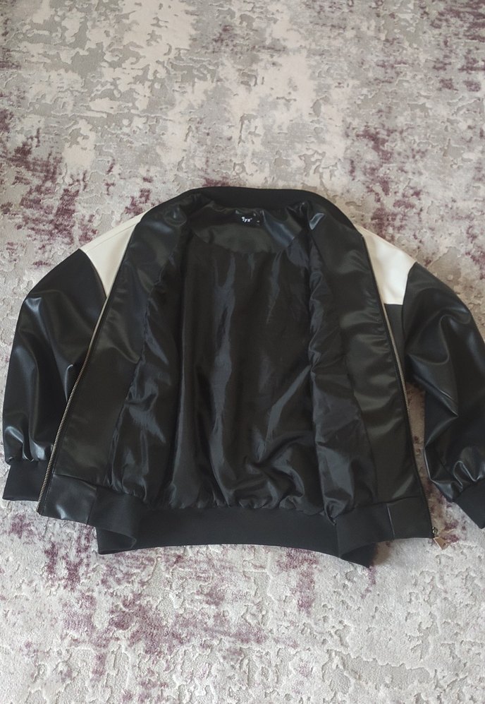 Siyah Beyaz Deri Fermuarlı kadın Ceket - Görsel 2