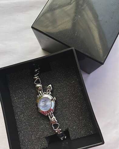 Diğer Retro Quartz mavi charmlı saat STOKTA VAR