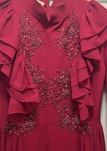 Bordo Uzun Kollu Fırfırlı İşlemeli Abiye Elbise - Görsel 3