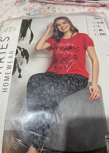 Kırmızı Desenli Kadın Ev Giyim Pijama Takımı