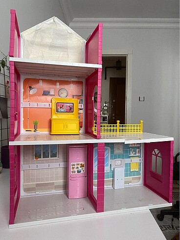 Barbie evi