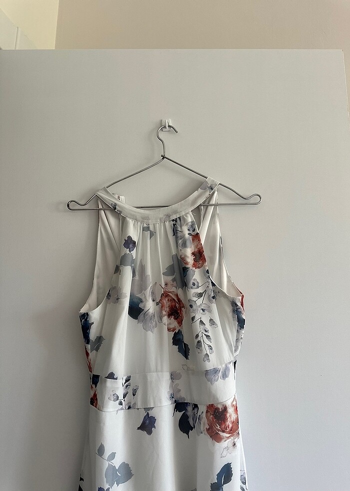 Çiçek desenli elbise - Görsel 4