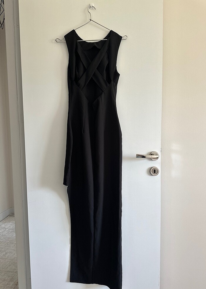 Siyah sırt dekoltesi elbise - Görsel 2