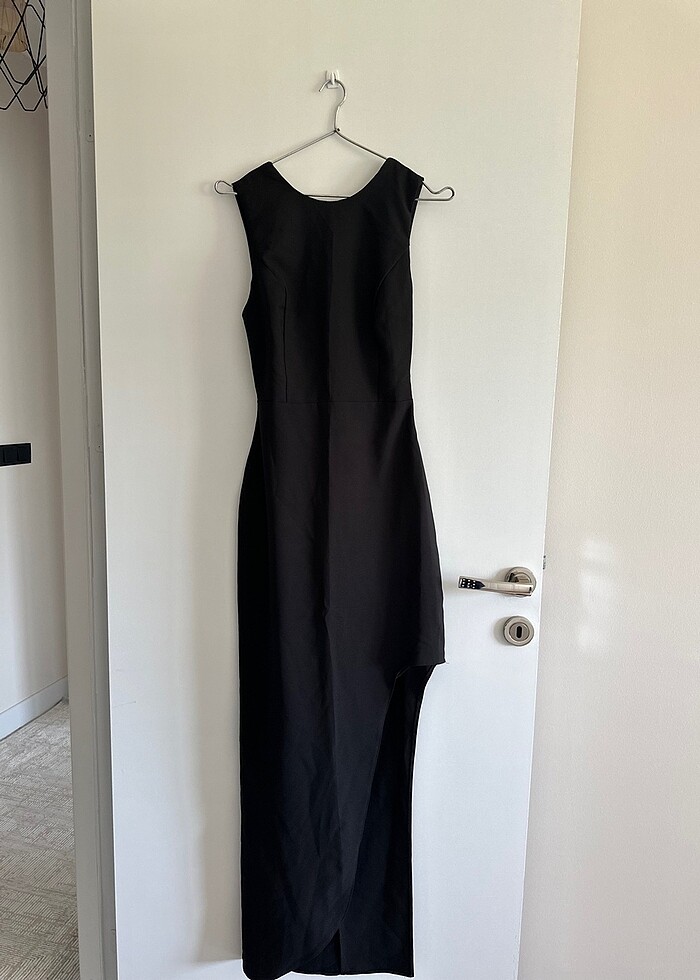 Siyah sırt dekoltesi elbise - Görsel 4