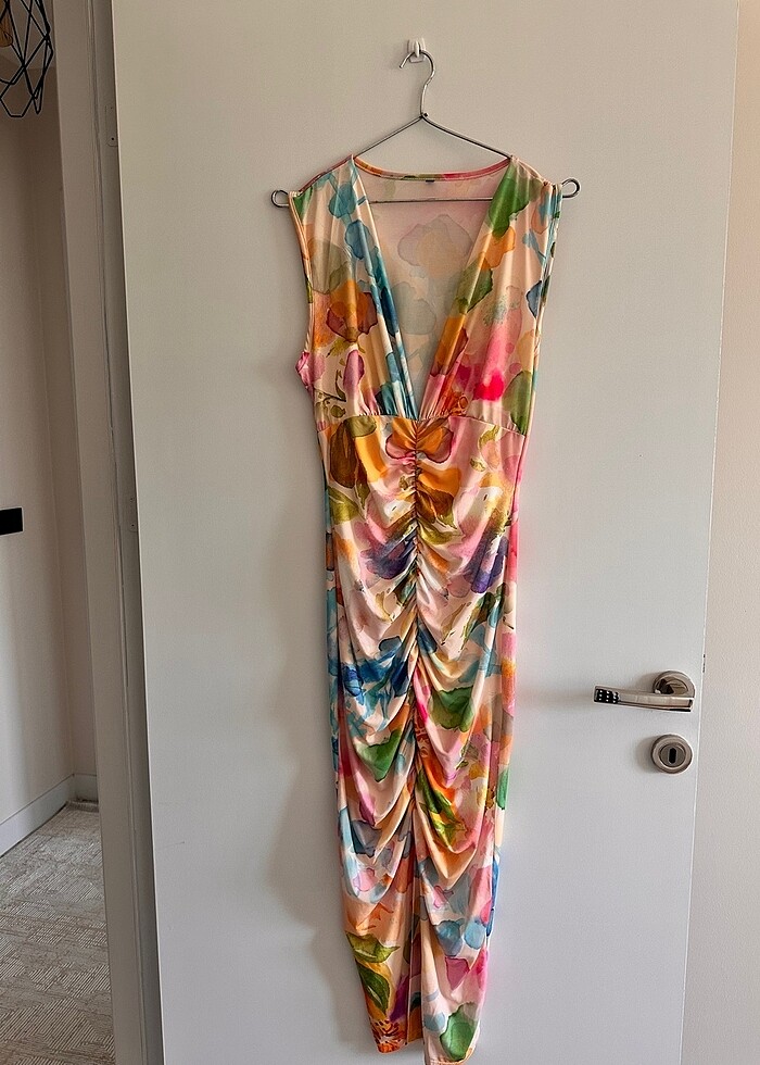 Çok renkli midi boy elbise - Görsel 3