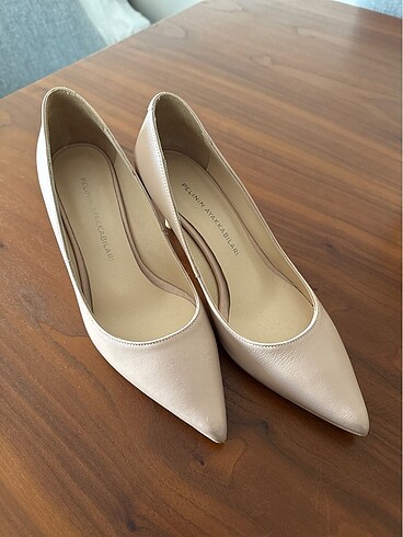 Kısa topuklu stiletto