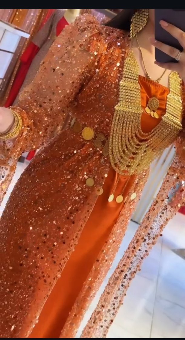 Uzun Kol, Boncuk İşlemeli Altın Renkli Kadın Elbise - Görsel 4