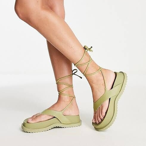 Bershka Bershka bağcıklı parmak arası sandalet