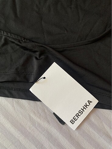 m Beden siyah Renk BERSHKA TSHIRT