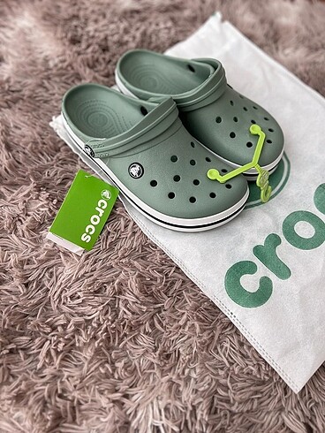 CROCS TERLİK QR KODLU TOZ TORBALI