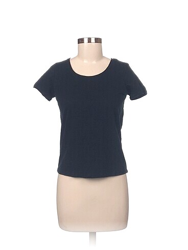 Defacto T-shirt %70 İndirimli.