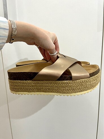 37 Beden camel Renk Pull and Bear Terlik
