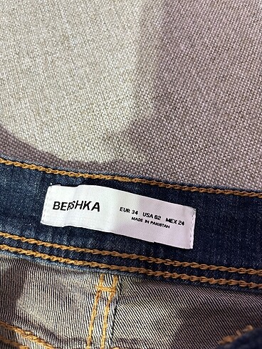 xs Beden Bershka mini kot şort