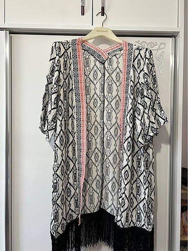 püskülü kimono