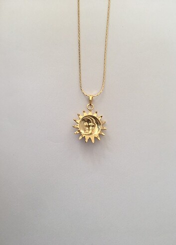 Tasarımcı Altın Kaplama Güneş & Ay Madalyon Kolye