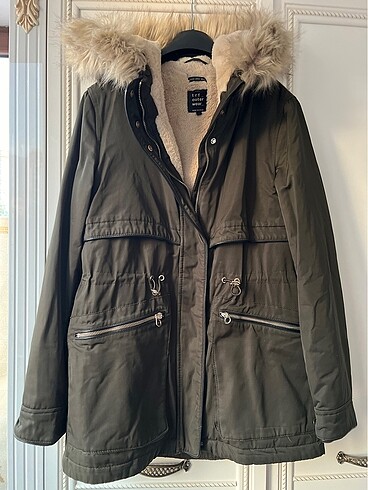 Zara marka içi kürklü haki parka mont - Görsel 2