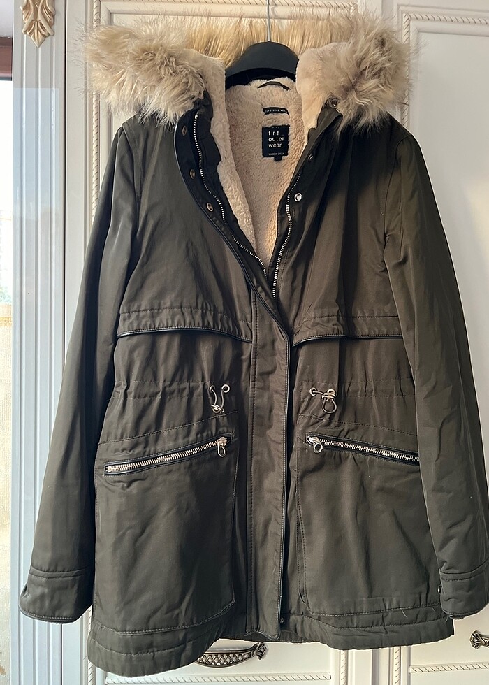 Zara marka içi kürklü haki parka mont - Görsel 2